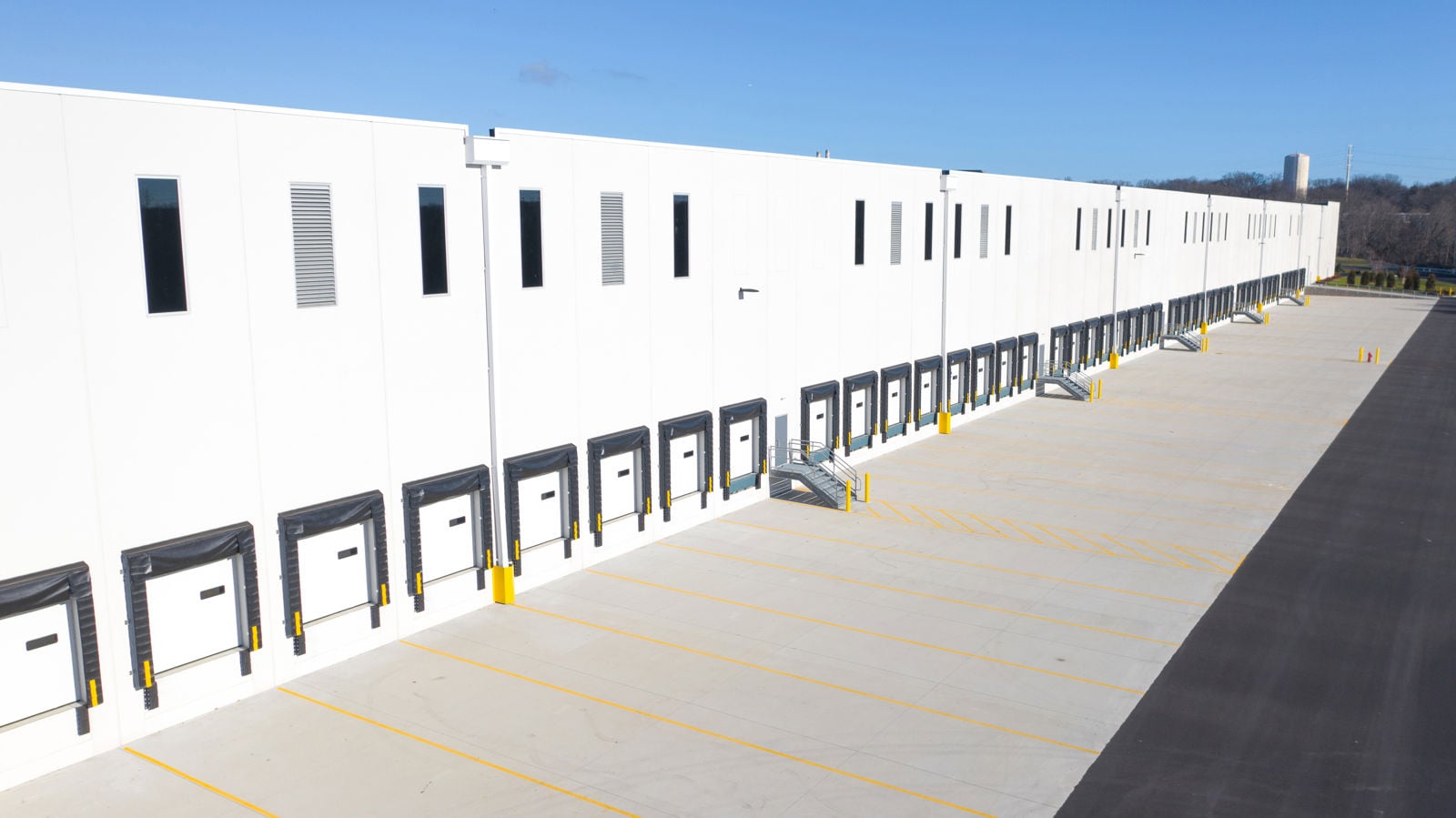 Deftfulfillment warehouse dock line where returned inventory is processed