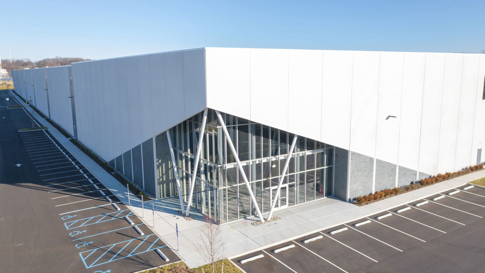 Deftfulfillment warehouse facade and dock apron